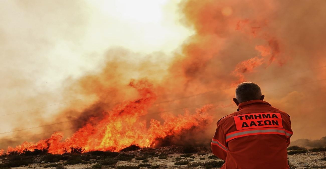 Υπό πλήρη έλεγχο δασική πυρκαγιά στην Κοινότητα Παρεκκλησιάς – Κατεύκασε μισό δεκάριο γης