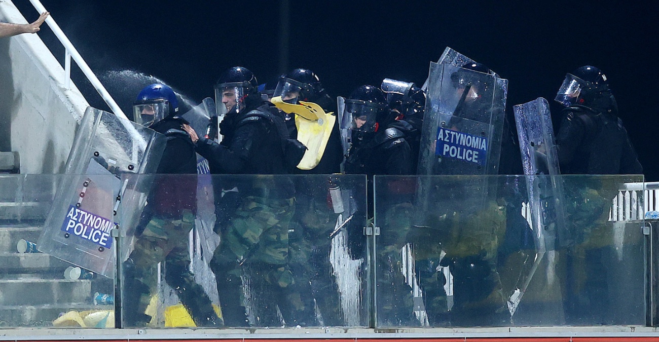 Έτσι προκλήθηκε η ένταση ανάμεσα σε οπαδούς και Αστυνομικούς στο AEK Arena – Ψάχνουν τα CCTV οι Αρχές