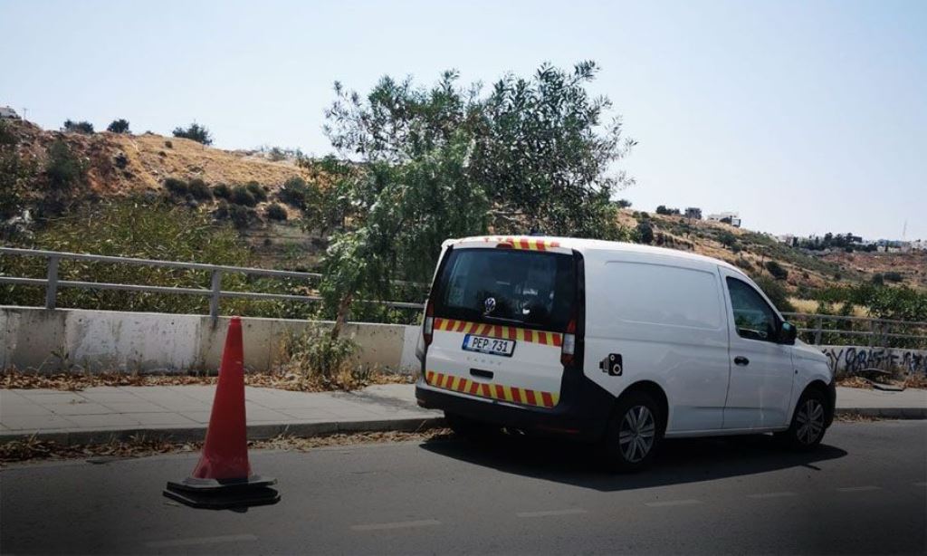 Επίθεση σε οδηγό βαν με κάμερα - Ένταλμα σύλληψης εναντίον ειδικού αστυφύλακα