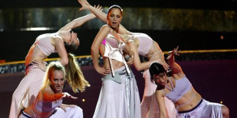 Δείτε πώς είναι σήμερα η Σερτάμπ που είχε «μαγέψει» τη Eurovision - Τρομερή αλλαγή στην εμφάνισή της 