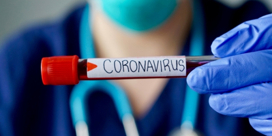 Πέντε μύθοι για τον κορωνοϊό: Πίνοντας ζεστό νερό, μειώνεται το φορτίο COVID στο λαιμό μας;