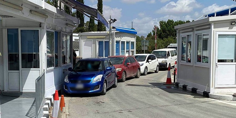 Βαρύ πρόστιμο: «Τσάκωσαν» Ε/κ την στιγμή που γέμιζε όχημα με καύσιμα από τα κατεχόμενα - Δείτε φωτογραφίες