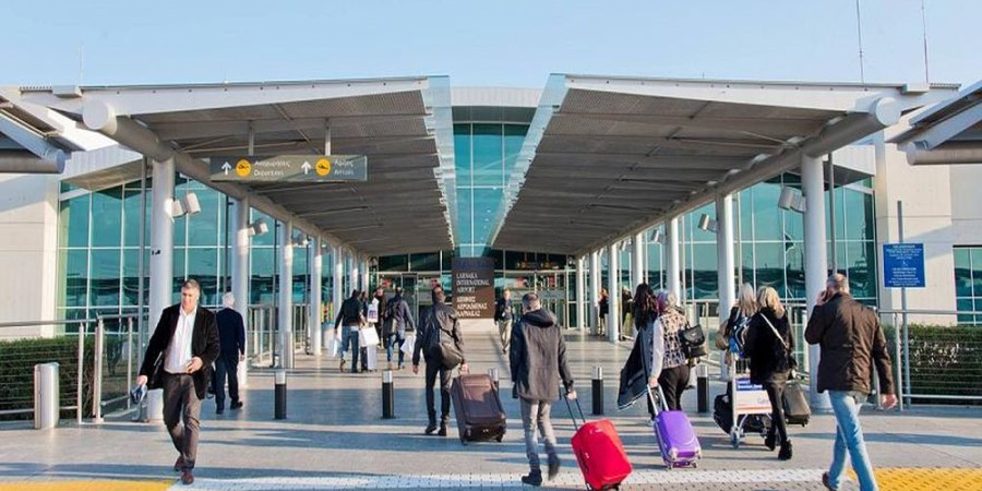 Γέμισε ο αεροδιάδρομος αεροπλάνα - Καθηλωμένα σε σειρά στο αεροδρόμιο Λάρνακας – Δείτε φωτογραφίες και βίντεο