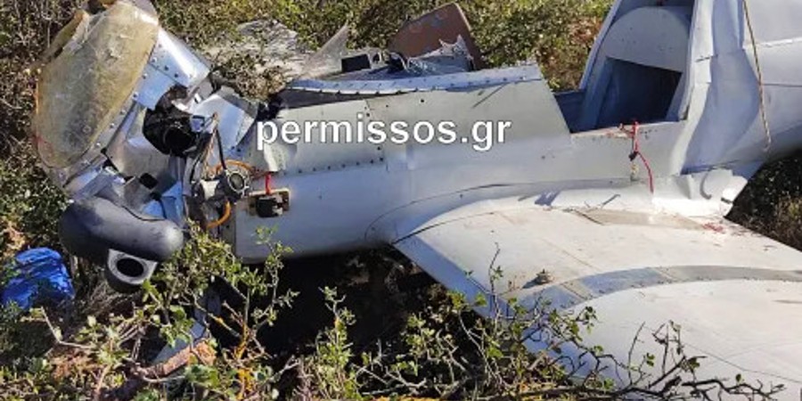 Πτώση αεροσκάφους - Θήβα: Νεκρός ο πιλότος - Σενετρίβη σε χωράφια - Δείτε φωτογραφία και βίντεο