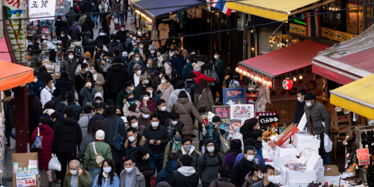 ΚΟΡΩΝΟΪΟΣ - ΙΑΠΩΝΙΑ: Κατάσταση έκτακτης ανάγκης θα ζητήσει το Τόκιο λόγω αναζωπύρωσης της πανδημίας
