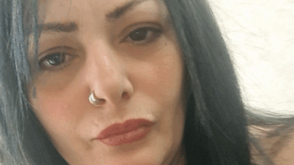 Έμπλεξε η «Annie Alexui»: Αντιμετωπίζει συνολικά 13 κατηγορίες - Αποφασισμένη να προχωρήσει σε νέες αποκαλύψεις