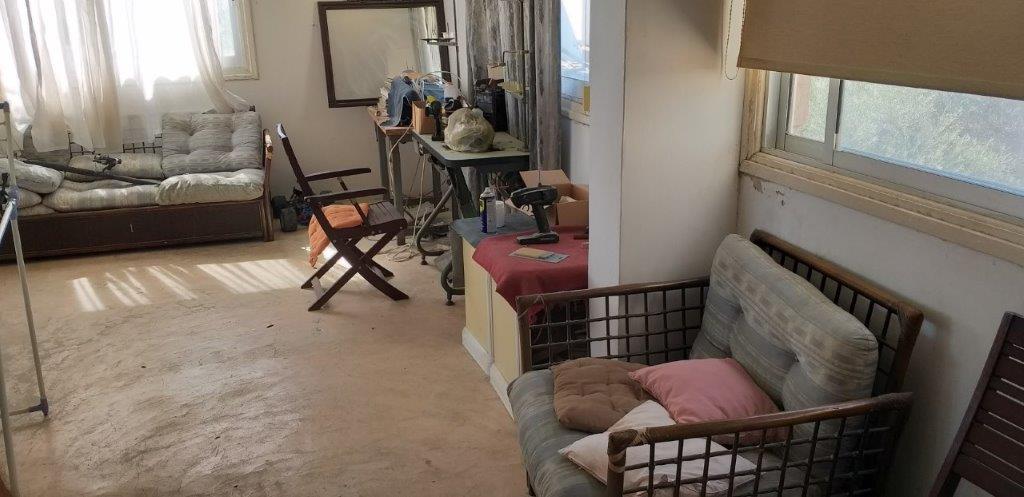 ΛΑΡΝΑΚΑ: Τέσσερις οικογένειες διαμένουν σε πολυκατοικία-τρώγλη – ΦΩΤΟΓΡΑΦΙΕΣ