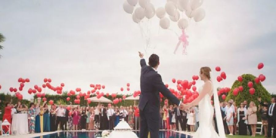 Μια επαγγελματίας φωτογράφος γάμων αποκαλύπτει τα 3 σημάδια που δείχνουν πως μία σχέση δεν θα κρατήσει - Βίντεο
