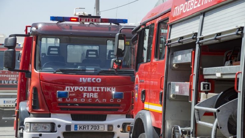 ΕΚΤΑΚΤΟ - ΛΑΡΝΑΚΑ: Τυλίχθηκε στις φλόγες εμπορευματοκιβώτιο σε βιομηχανική περιοχή 