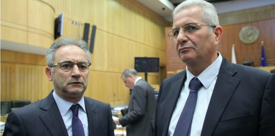 Κοκορομαχίες στη Βουλή: «Κάτσε κάτω κύριε Κυπριανού- «Κουτοπονηριές και εμπαιγμός...»
