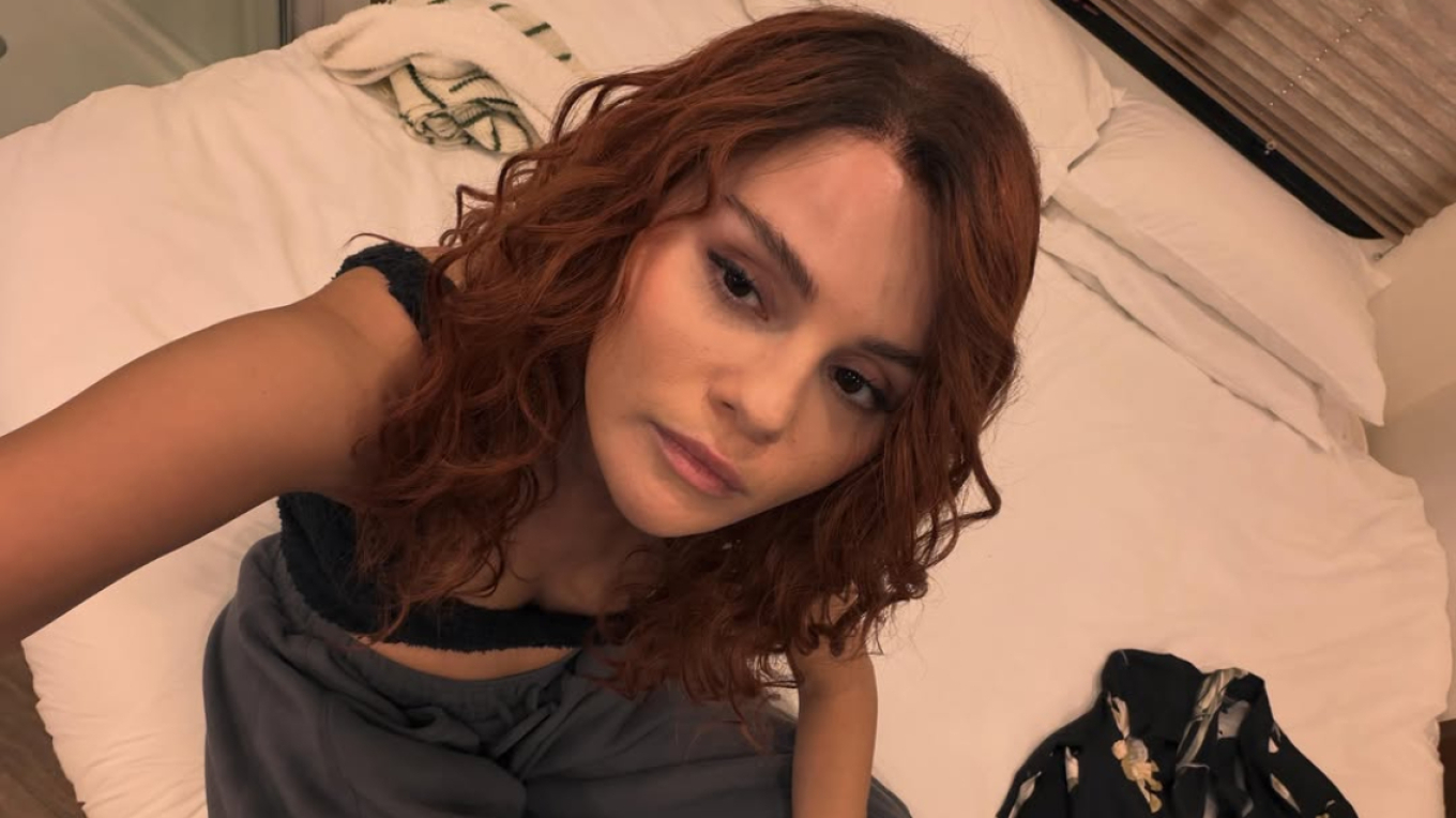 Η Σελένα Γκόμεζ εμφανίστηκε με κόκκινα μαλλιά: «Τρελά πράγματα συμβαίνουν...» - Δείτε φωτογραφίες