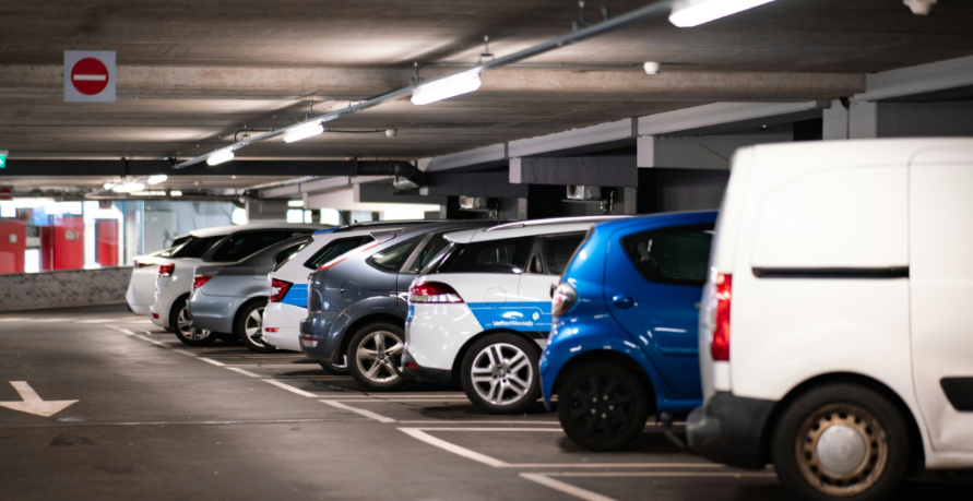 Εξοργιστικό περιστατικό: Πάρκαρε μπροστά από ΑμεΑ και τους άφησε χωρίς πρόσβαση - Δείτε φωτογραφία