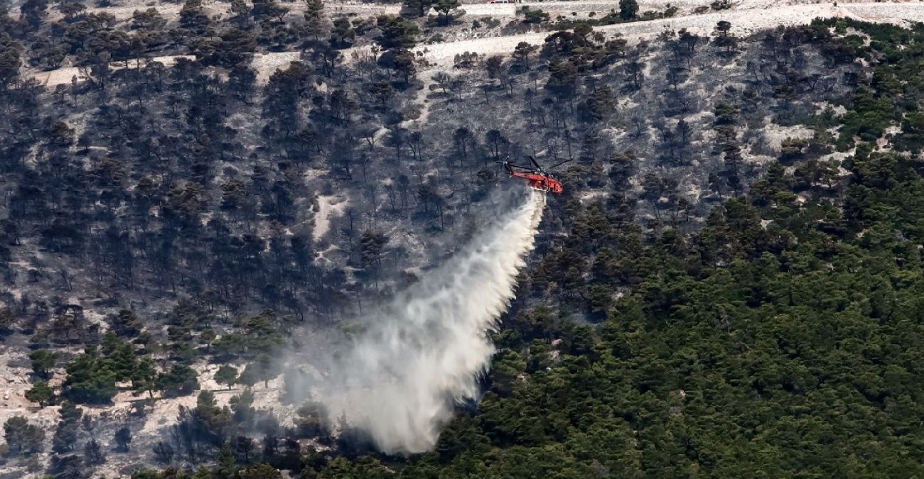 Στη μάχη κατάσβεσης της πυρκαγιάς στην Πάρνηθα ρίχνεται και η Κύπρος - Αναχωρεί το πρωί χερσαία ομάδα 31 ατόμων