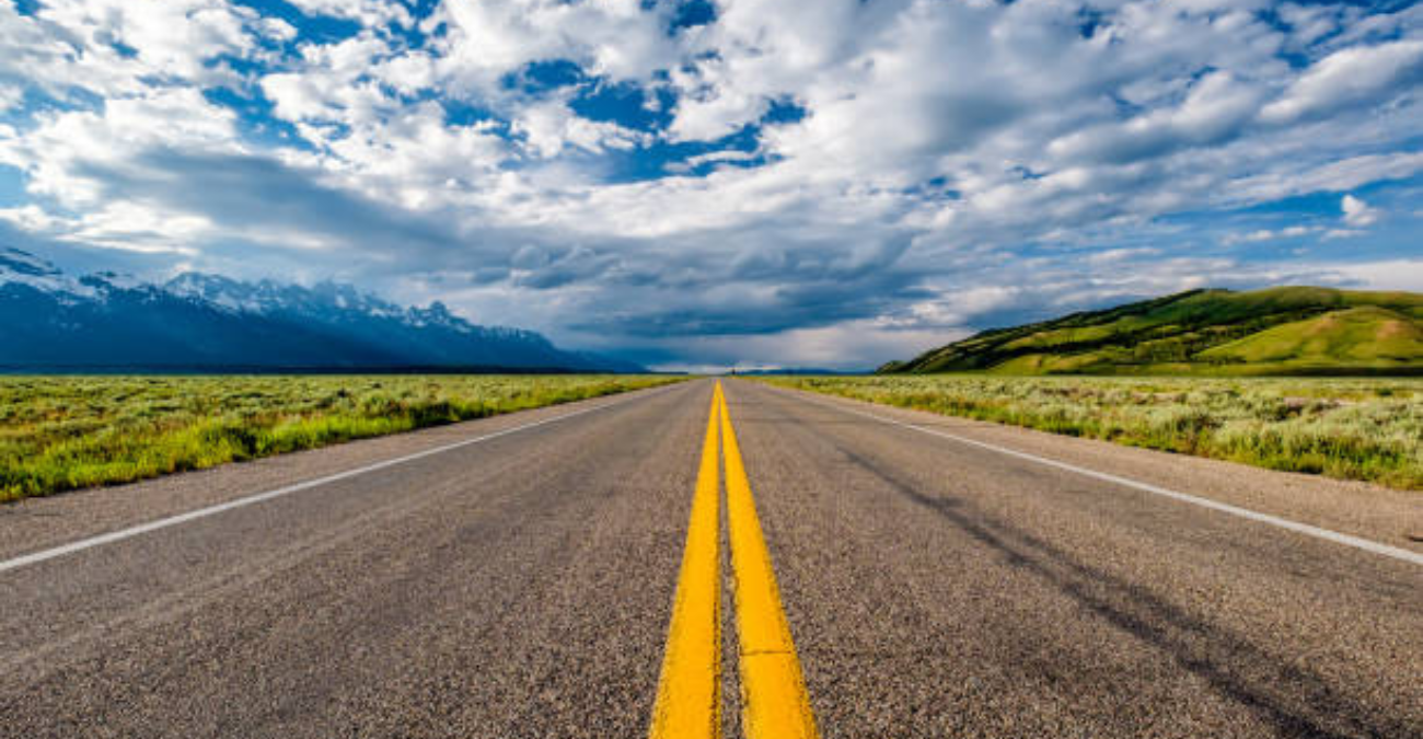 VIDEO: Οδηγός «κίνδυνος-θάνατος» στον αυτοκινητόδρομο - Μετέφερε αφύλακτα σίδερα που λύγιζαν επικίνδυνα