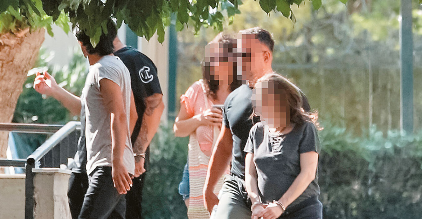 Νέα προφυλάκιση για τους τρεις κατηγορούμενους για την υπόθεση του νεκρού βρέφους στην Κυψέλη - Οι γονείς αρνούνται ότι το δολοφόνησαν