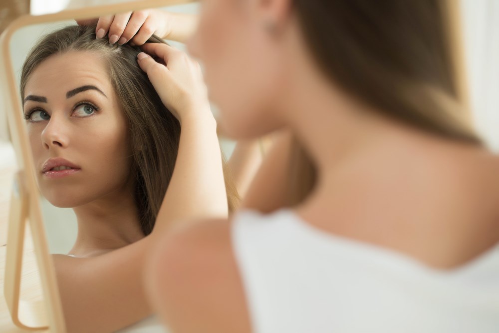 Χάνετε περισσότερα μαλλιά εν μέσω πανδημίας από ό,τι συνήθως; Δεν είστε οι μόνοι