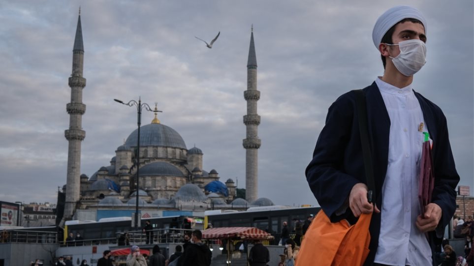 Τουρκία: Σχεδόν 15.000 νέα κρούσματα κορωνοϊού και 66 νεκροί μέσα σε 24 ώρες 