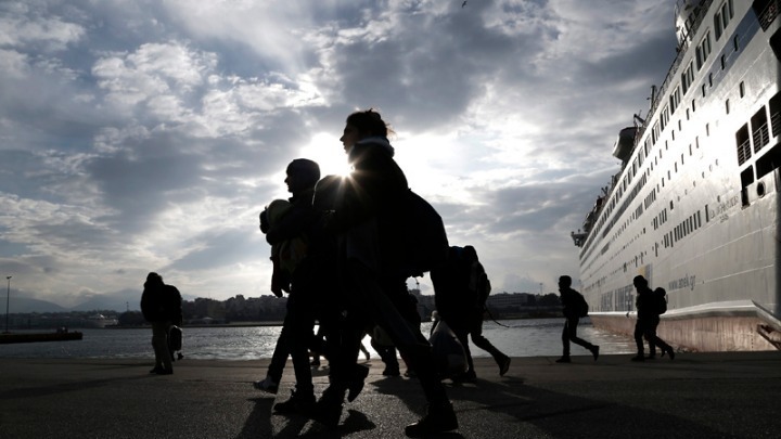 Η Ιταλία δεν θα δεχθεί το πλοίο που μεταφέρει 629 μετανάστες και πρόσφυγες
