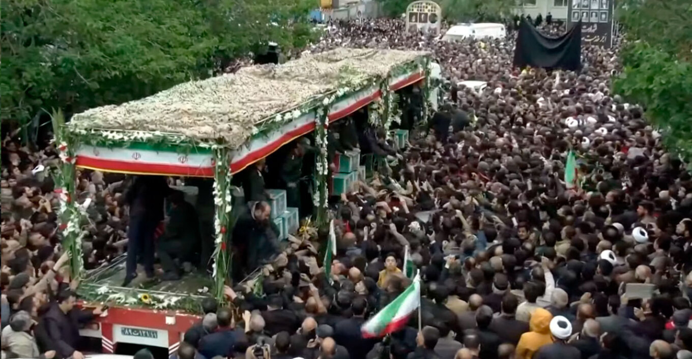 Οι Ιρανοί αποτίουν φόρο τιμής στον πρόεδρο Ραϊσί - Ξεκίνησαν στην Ταμπρίζ οι τελετές