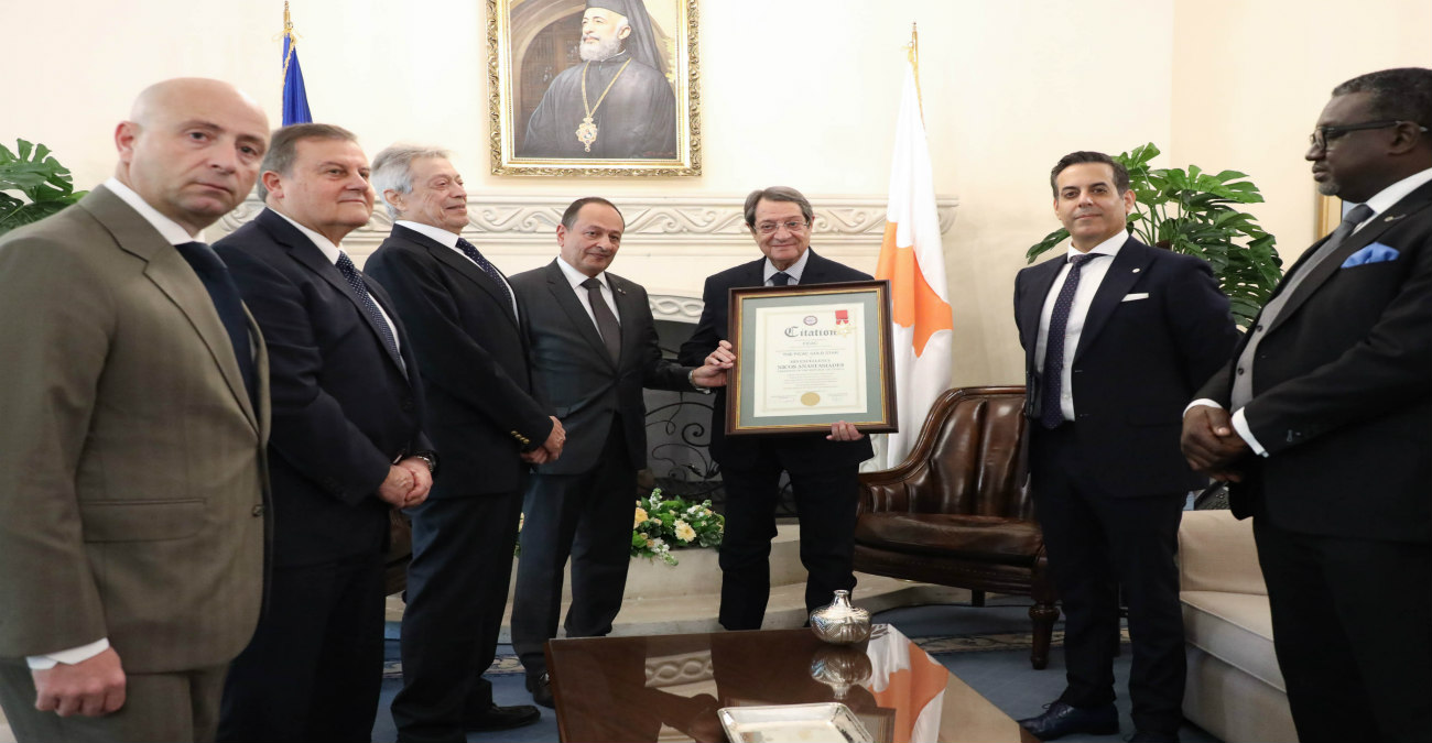 Με τον Χρυσό Αστέρα τιμήθηκε ο Πρόεδρος Αναστασιάδης - Η υψηλότερη τιμή του προξενικού κόσμου