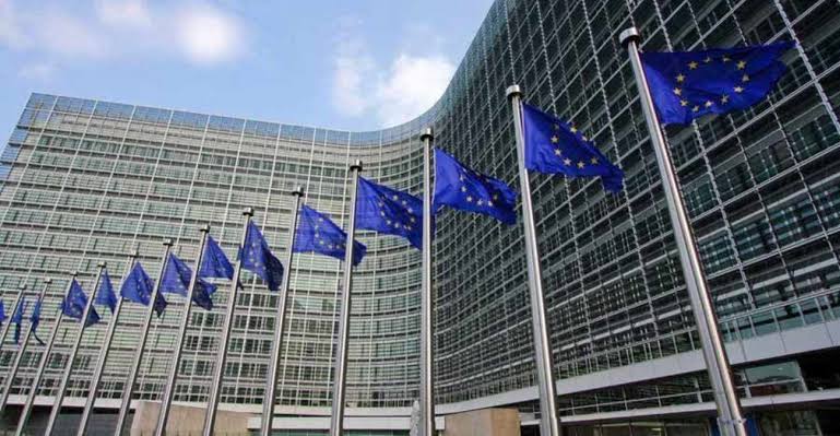 Κομισιόν: Έτοιμη η ΕΕ να διαδραματίσει «ενεργό ρόλο» στο Κυπριακό