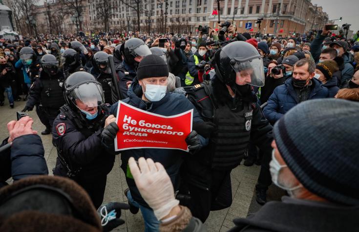 Κρεμλίνο: Δεν μπορεί να υπάρξει διάλογος με βίαιους και παράνομους διαδηλωτές