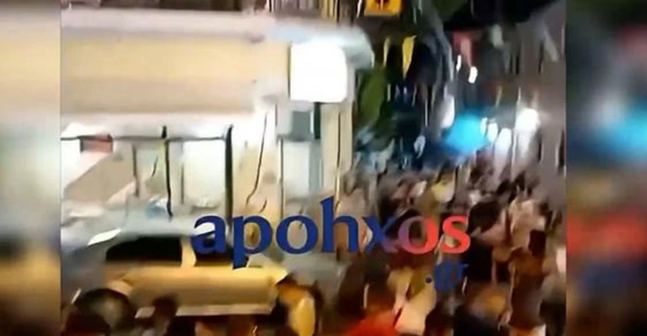 Βίντεο: Λίγο έλειψε η τραγωδία σε πανηγύρι της Ζακύνθου – Αυτοκίνητο έπεσε σε κόσμο