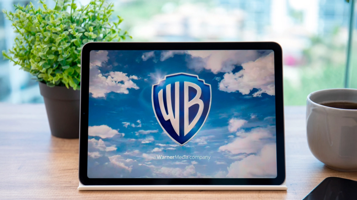 Η Warner Bros τείνει προς την απόρριψη της πρότασης εξαγοράς της Paramount και προκρίνει αυτή του Netflix