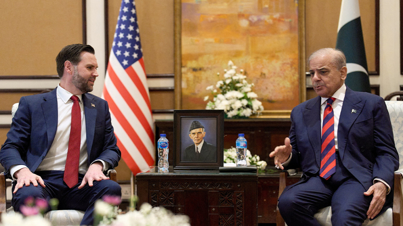 CNN: Ανοικτό το ενδεχόμενο νέων διαπραγματεύσεων ΗΠΑ με Ιράν πριν από τη λήξη της εκεχειρίας