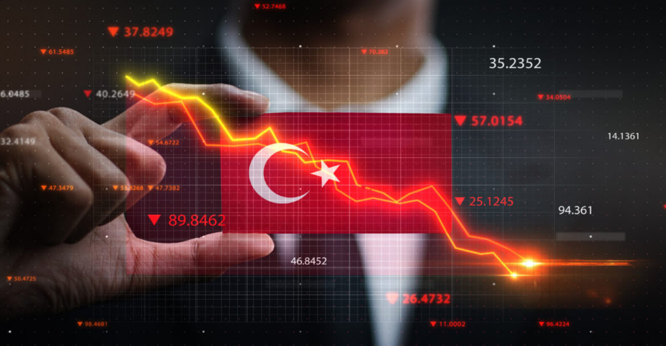 Σε δύσκολη κατάσταση η τουρκική οικονομία - «Σε επίπεδα ρεκόρ η πώληση ξένου συναλλάγματος προς στήριξη της λίρας»