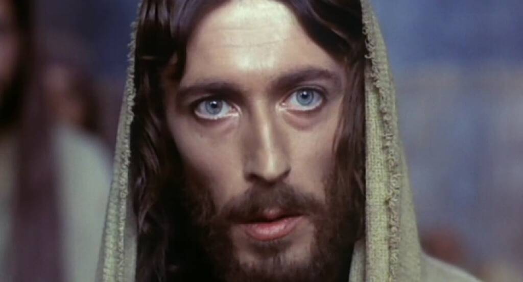 Ο Ιησούς από τη Ναζαρέτ: Δείτε πώς είναι σήμερα στα 77 του ο πρωταγωνιστής της σειράς, Ρόμπερτ Πάουελ