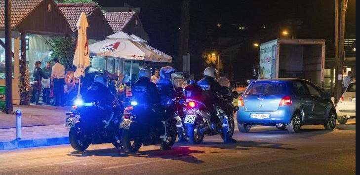 ΕΠ. ΛΑΡΝΑΚΑΣ: Τους κατέβασαν από τις μοτοσικλέτες και τους πέρασαν χειροπέδες- Εμπλέκονται σε σοβαρή υπόθεση οι δύο Κύπριοι