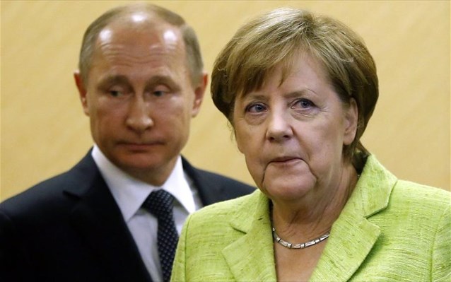 Η Μέρκελ ζήτησε από τον Πούτιν να αποσύρει ρωσικά στρατεύματα από τα σύνορα με την Ουκρανία