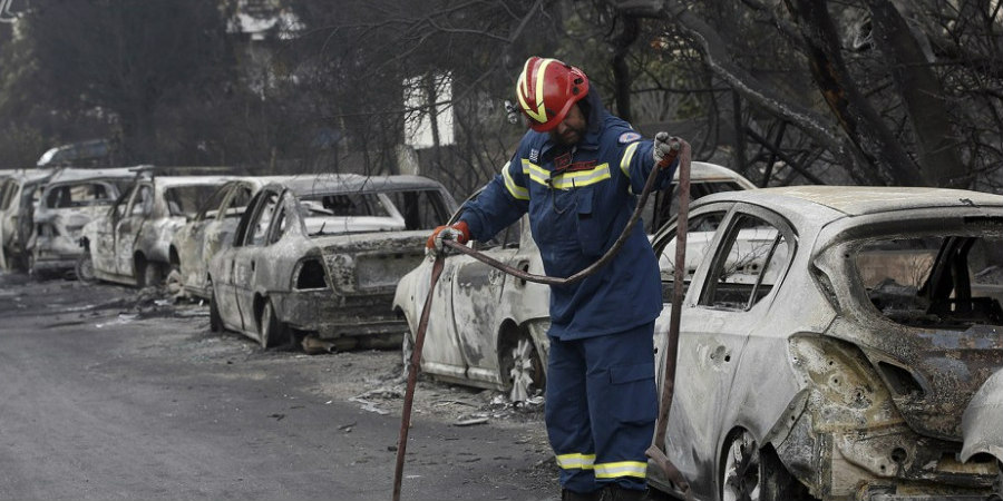ΠΥΡΚΑΓΙΕΣ ΑΤΤΙΚΗΣ: Τα λάθη της Πυροσβεστικής που άφησαν τη φωτιά να φτάσει στο Μάτι 