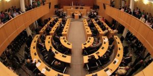 Παράγοντας μεγάλου σωματείου στα έδρανα της Κυπριακής Βουλής από… «σπόντα» (ΦΩΤΟΓΡΑΦΙΑ)