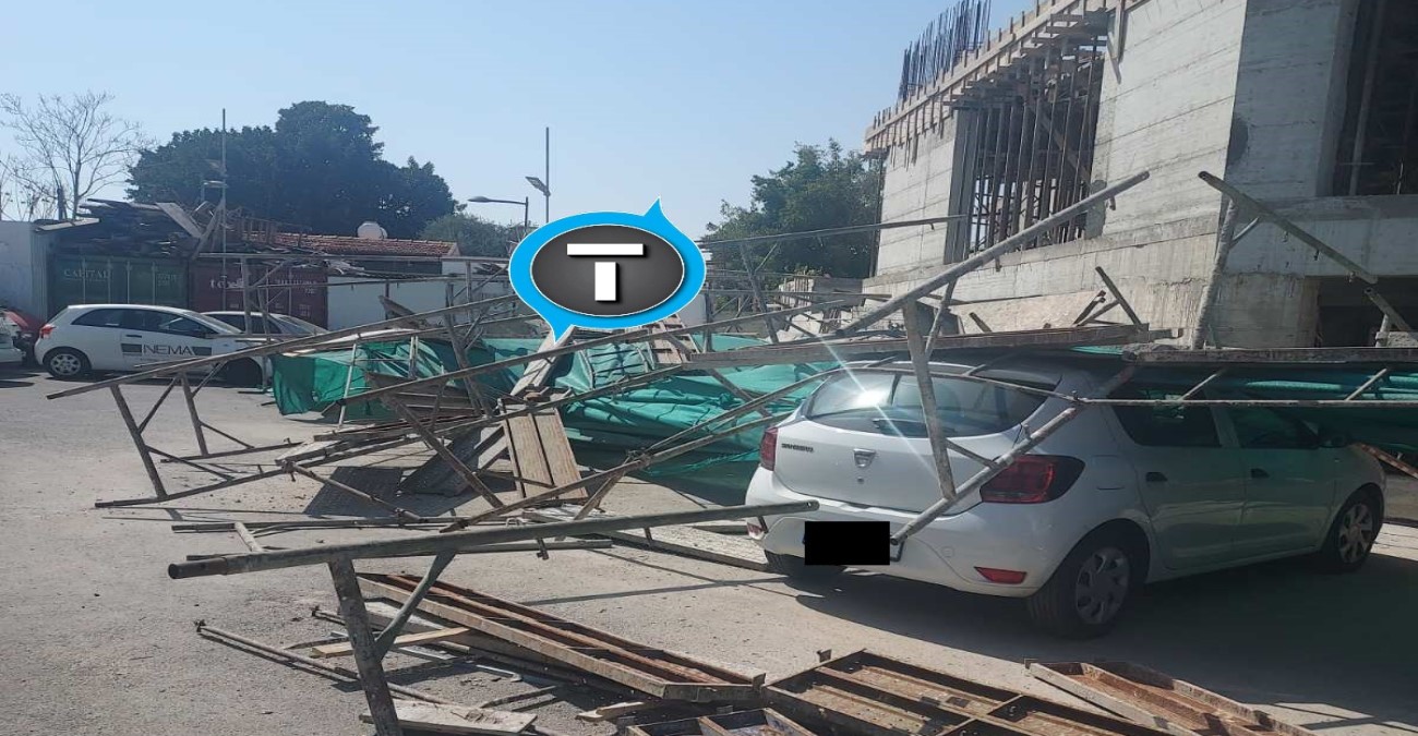 Υποχώρησαν σκαλωσιές στη Λεμεσό - Σοβαρές οι ζημιές σε περίπου 12 οχήματα - Δείτε φωτογραφίες