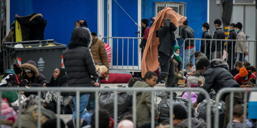ΛΕΣΒΟΣ: 80 πρόσφυγες και μετανάστες από τους 508 μεταφέρθηκαν στο αρματαγωγό 'ΡΟΔΟΣ'