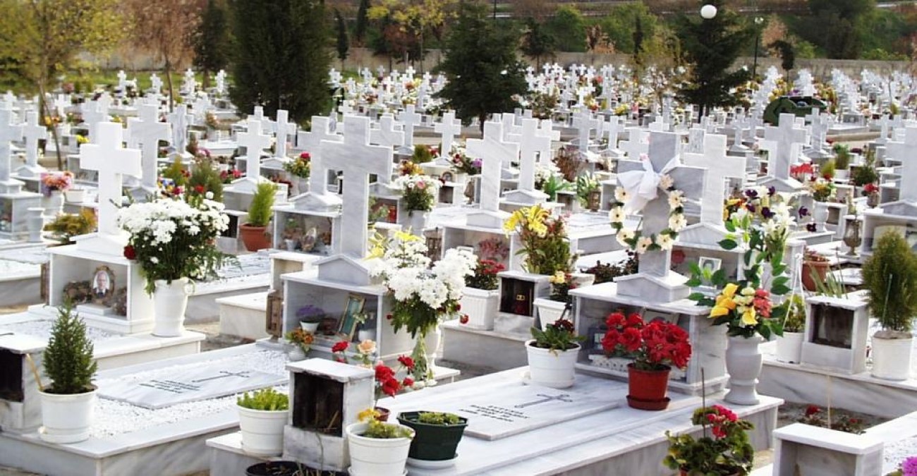 Πήγαιναν τα βράδια και έκλεβαν από το κοιμητήριο της Γεροσκήπου - Στη λήψη μέτρων προχωρεί ο Δήμος