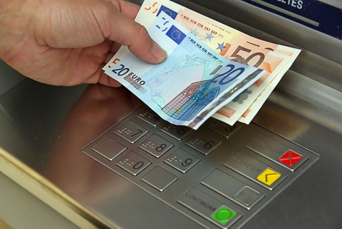 Οι Ε/κ γεμίζουν τα καζίνο των κατεχομένων – Οι Τ/κ τις κυπριακές τράπεζες