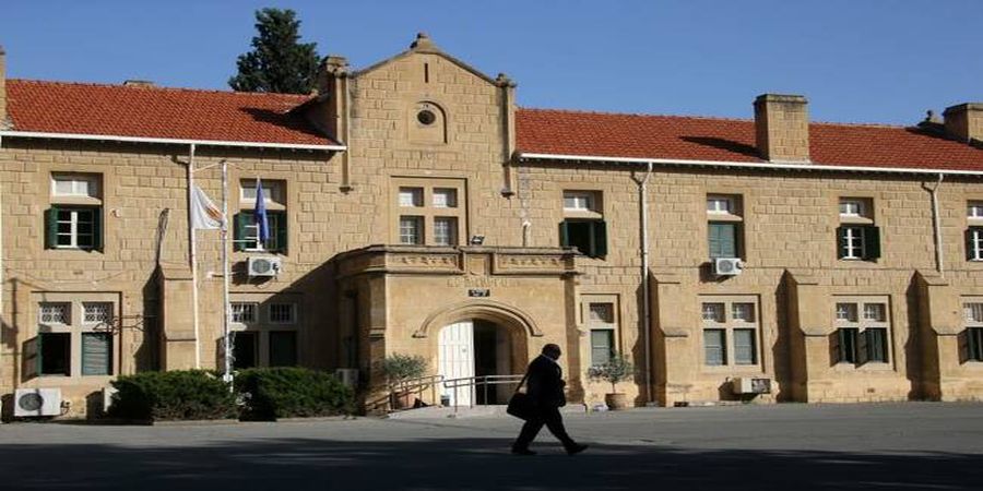 Υπόθεση πρώην στελεχών Τρ. Κύπρου: «Αίσχος στη δικαιοσύνη, κατέστρεψε τα δικαστήρια» - Αντιπαράθεση Γ.Εισαγγελέα και Πολυβίου  
