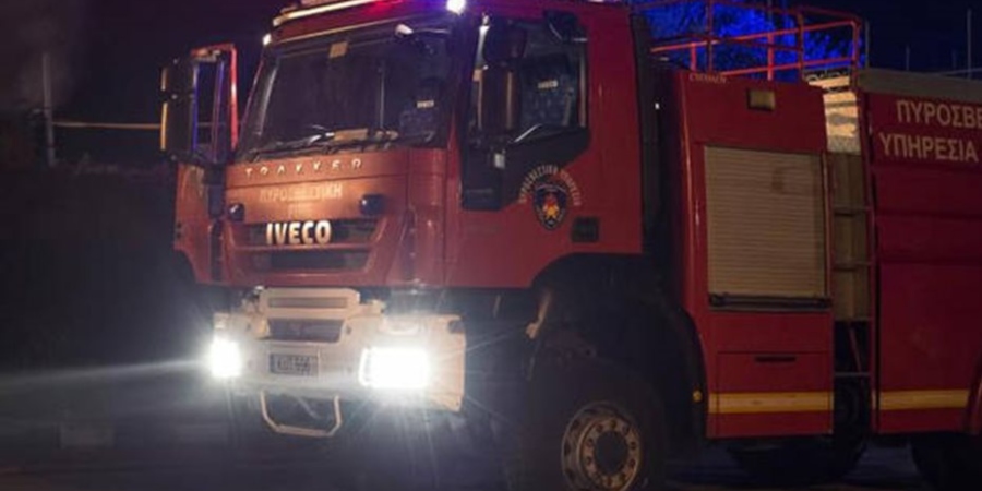 ΠΑΦΟΣ: Όχημα «τυλίχθηκε» στις φλόγες - Άμεση ανταπόκριση της Πυροσβεστικής 
