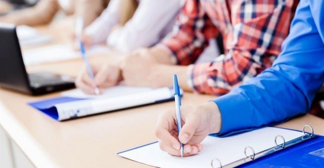 Παγκύπριες εξετάζεις: Ιδού το γραπτό των Νέων Ελληνικών - Δείτε φωτογραφίες