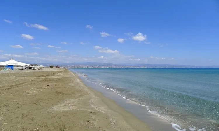 Lady's Mile: Πιο καθαρά τα νερά λένε οι Βρετανικές Βάσεις - «Η πηγή της μόλυνσης δεν έχει ακόμη εντοπιστεί»