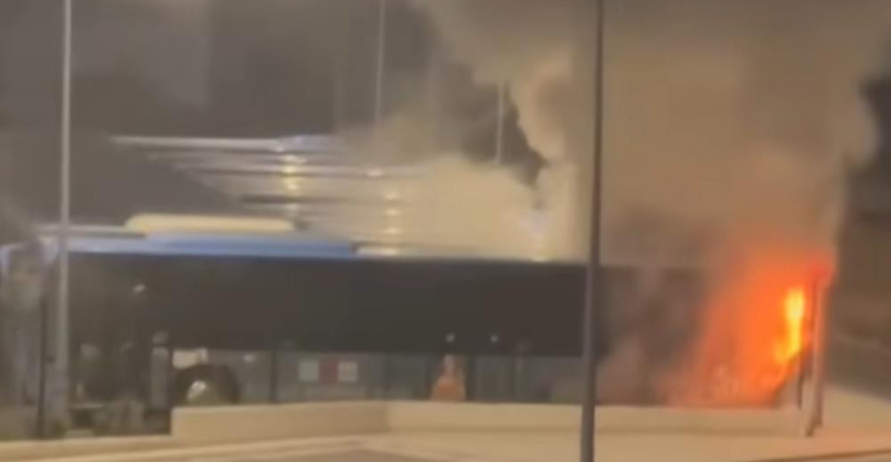 Συναγερμός στο Υπουργείο Μεταφορών: Έκτακτη σύσκεψη μετά την πυρκαγιά σε λεωφορείο στην Πάφο
