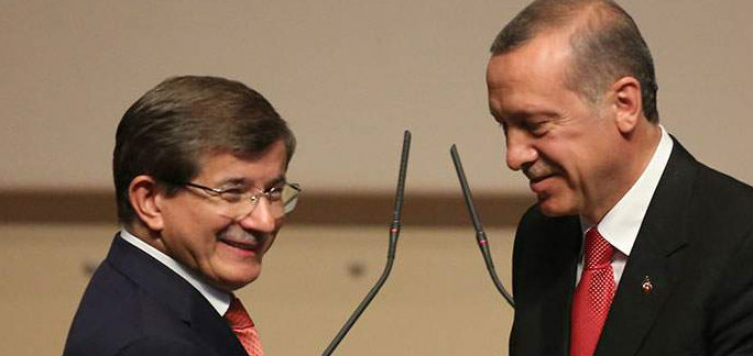 ΤΟΥΡΚΙΑ: Διαγράφει τον Αχμέτ Νταβούτογλου από το AKP ο Ερντογάν 