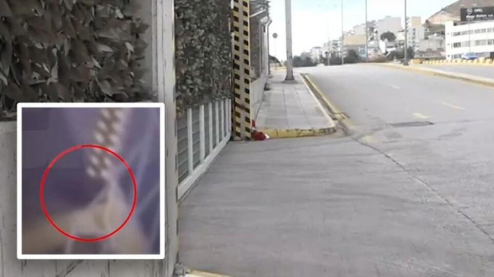 Ανατριχιαστικό βίντεο στην Ελλάδα: Έσπρωχναν με το πόδι το κοριτσάκι για να δουν αν ζει, ενώ η πόρτα έκλεινε πάνω της