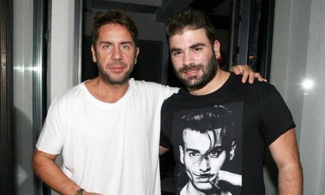 Όταν ο Γιώργος Μαζωνάκης έδωσε το μικρόφωνο στον Παντελή Παντελίδη - «Ας τραγουδήσουν μαζί στη γειτονιά των αγγέλων»