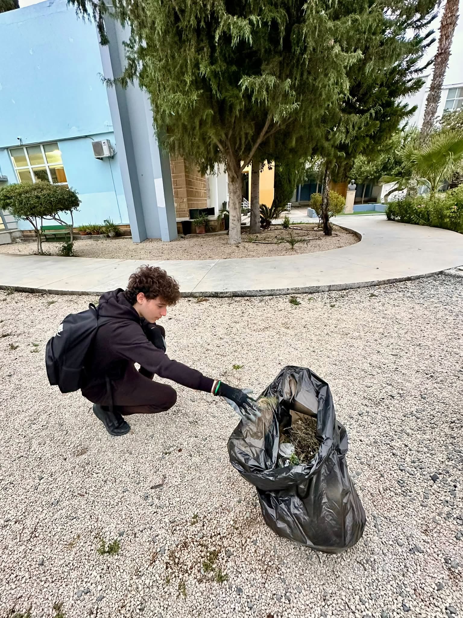 «Καλημέρα κυρία, θέλετε βοήθεια;» Η αυθόρμητη κίνηση του Αγαμέμνονα που συγκίνησε ολόκληρο το σχολείο