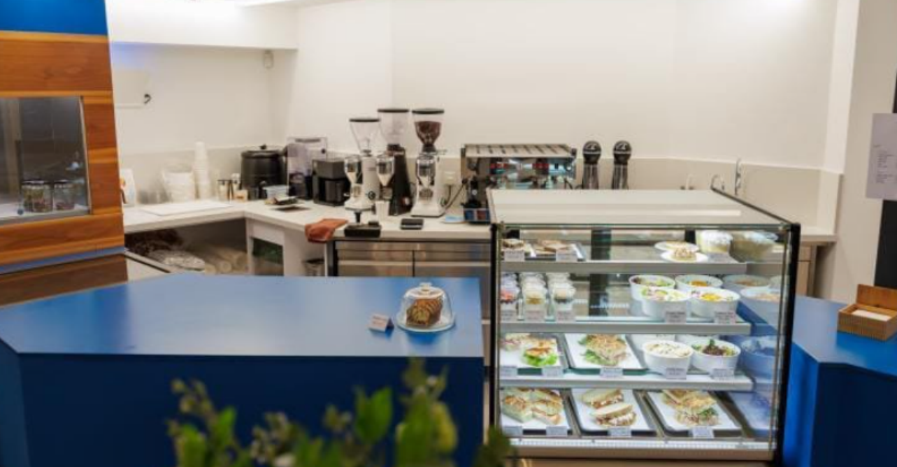 Το χρυσοχοείο που μετατράπηκε στο πιο ιδιαίτερο café της πόλης – Αξίζει να το επισκεφθείς