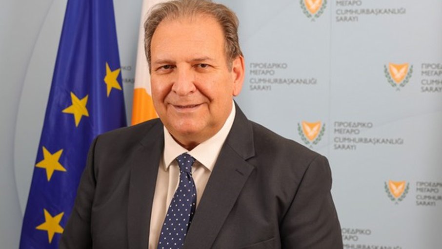 Β. Παπαδόπουλος: «Αγγέλους να κατεβάσει ο Πρόεδρος, κάποιοι θα πουν πως δεν θέλουν τον παράδεισο»